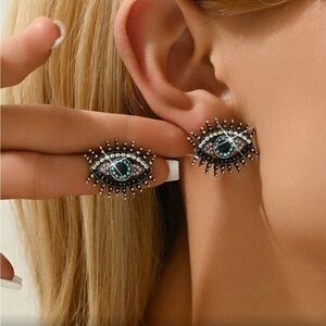 ✨NEW Elegant Eye Design Earrings Antique gold tone